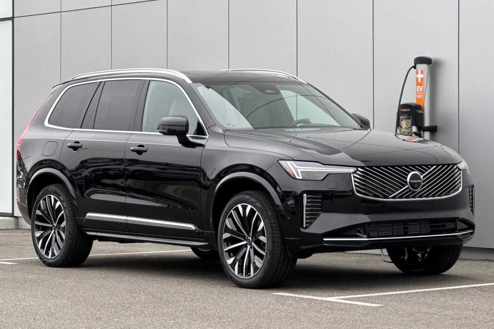2026 Volvo XC90 Plug-In Hybrid T8 Plus 7 Passenger