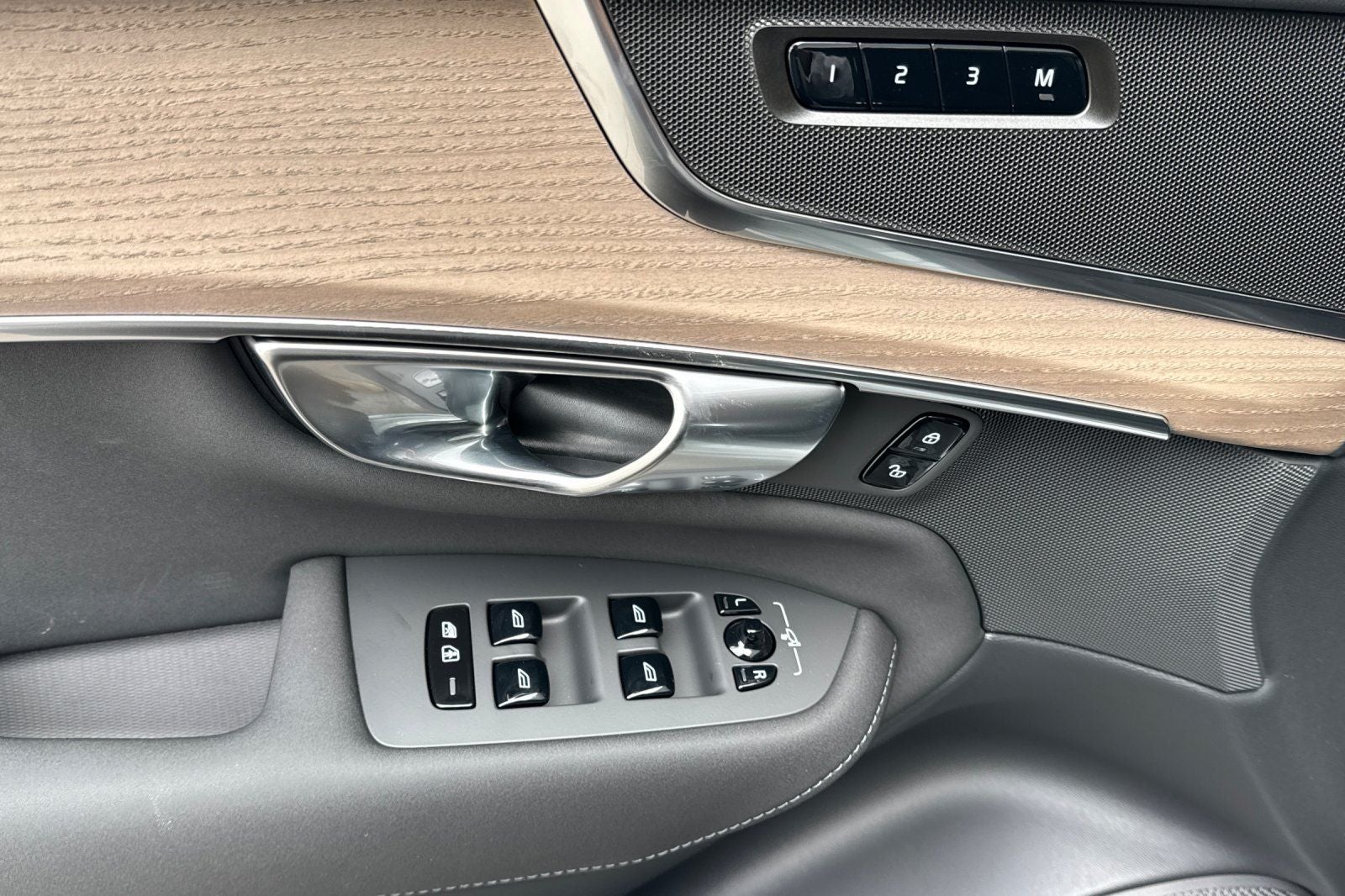 2026 Volvo XC90 Plug-In Hybrid T8 Plus 7 Passenger