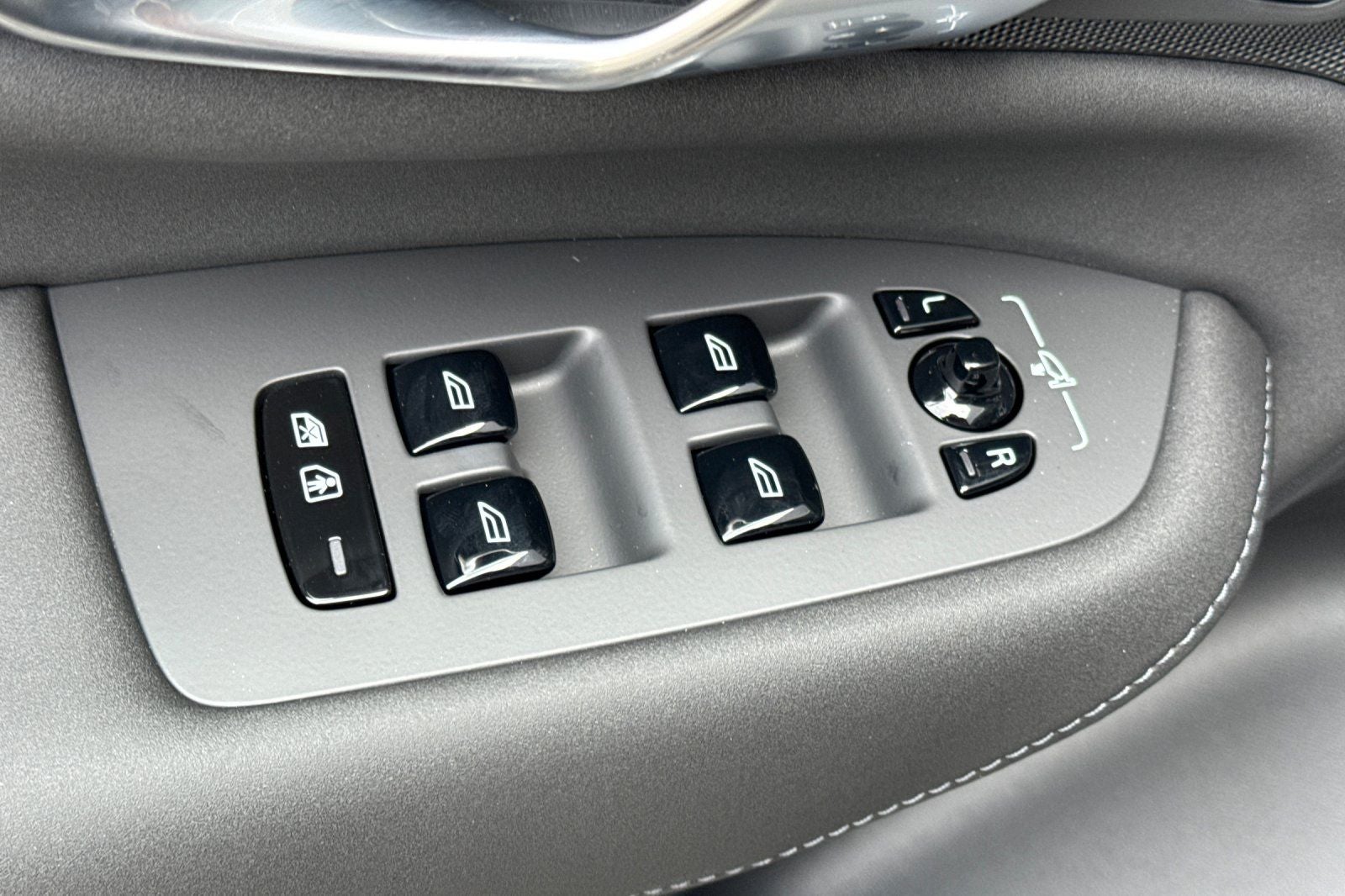 2026 Volvo XC90 Plug-In Hybrid T8 Plus 7 Passenger