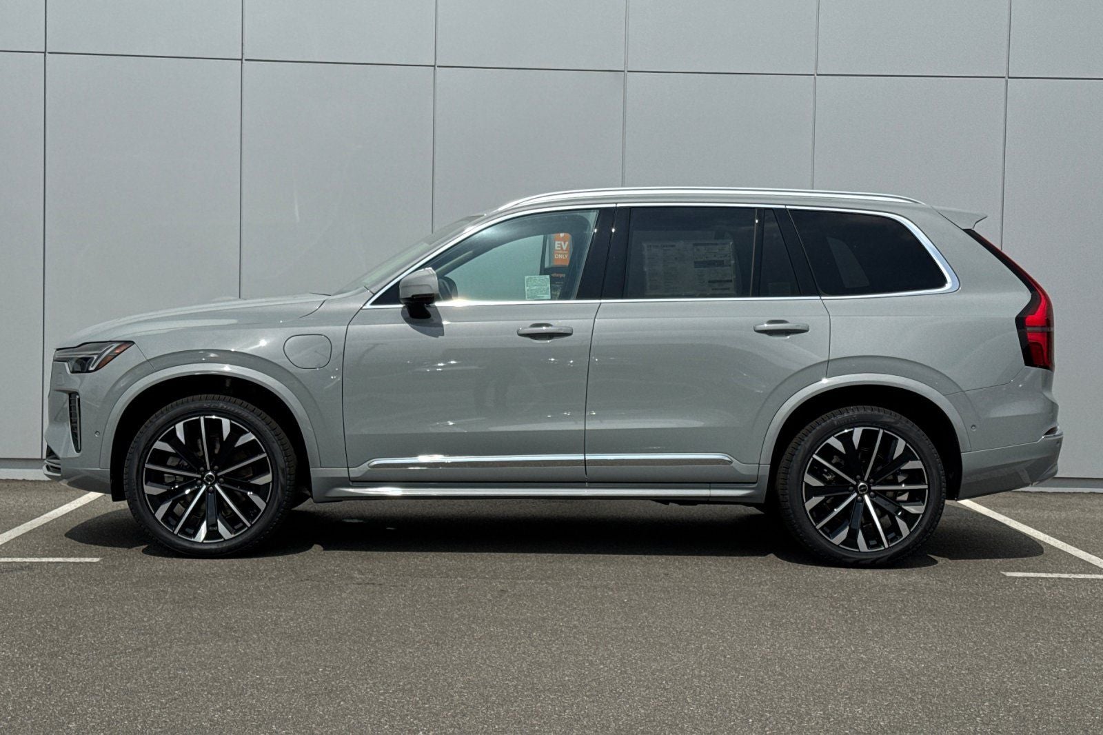 2026 Volvo XC90 Plug-In Hybrid T8 Plus 7 Passenger