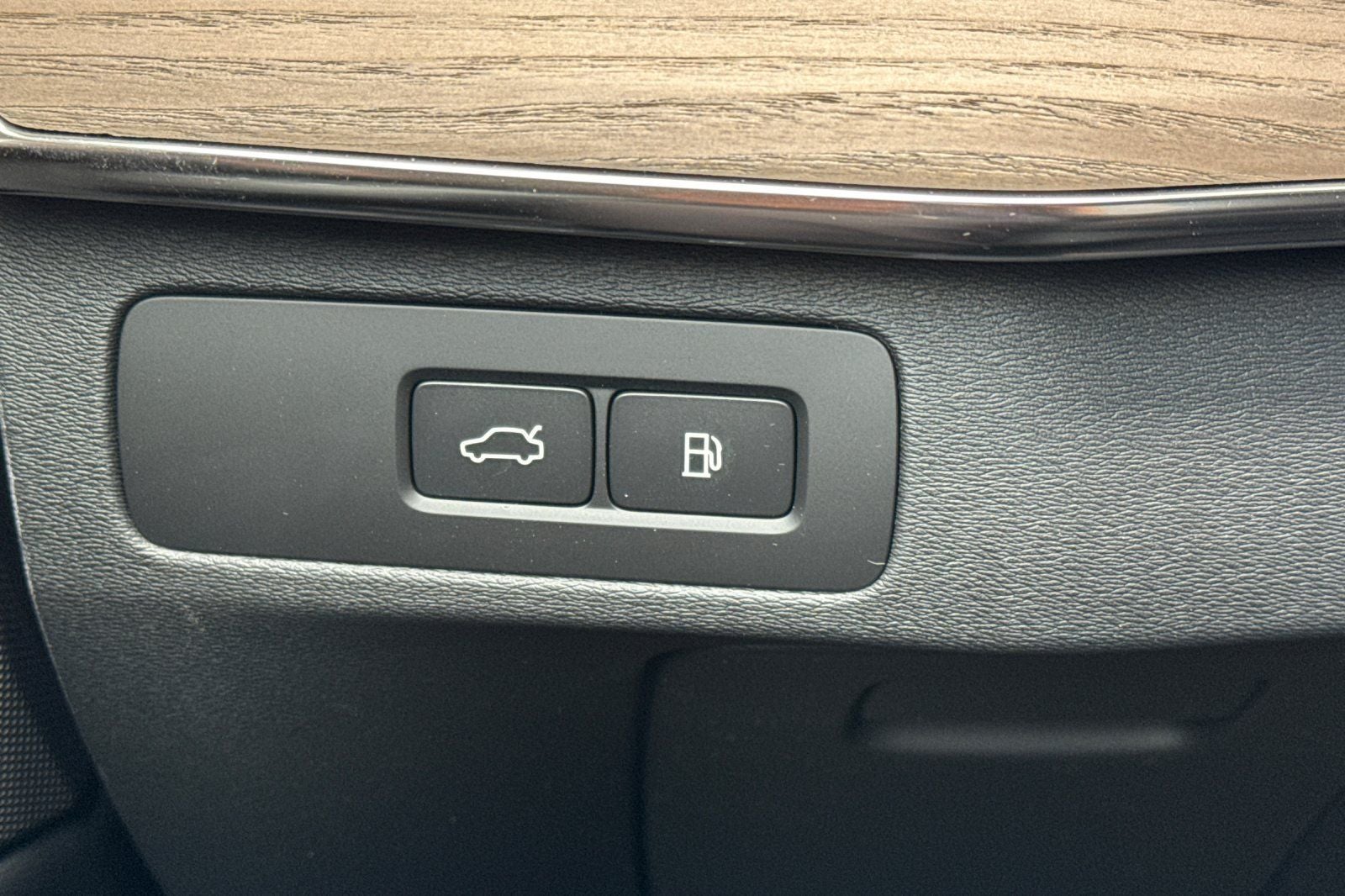 2026 Volvo XC90 Plug-In Hybrid T8 Plus 7 Passenger