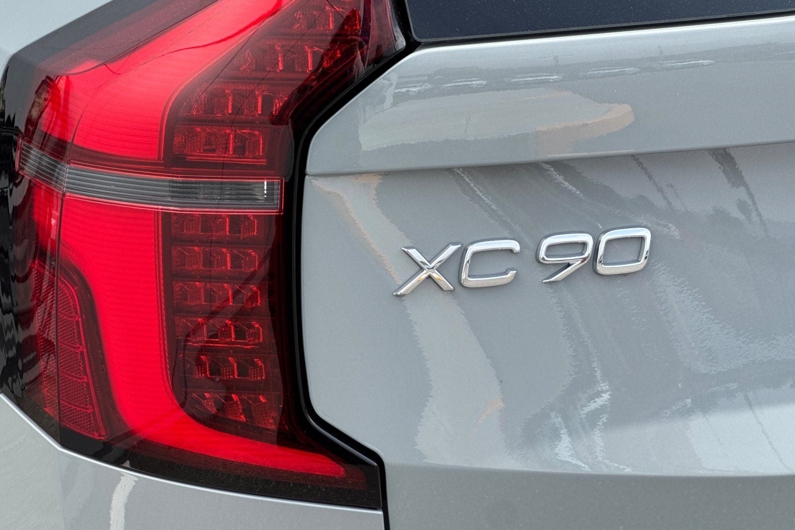 2026 Volvo XC90 Plug-In Hybrid T8 Plus 7 Passenger