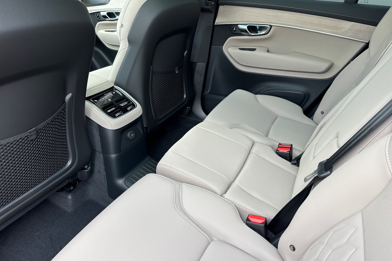 2026 Volvo XC90 Plug-In Hybrid T8 Plus 7 Passenger