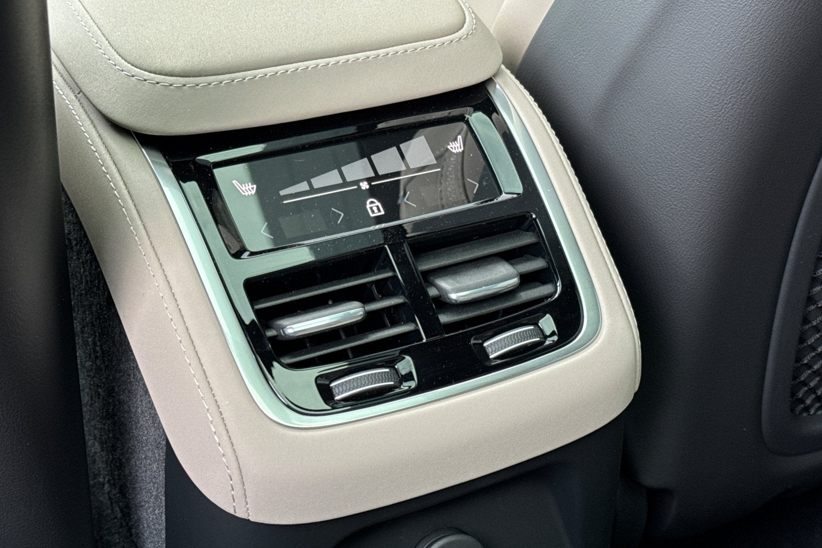 2026 Volvo XC90 Plug-In Hybrid T8 Plus 7 Passenger