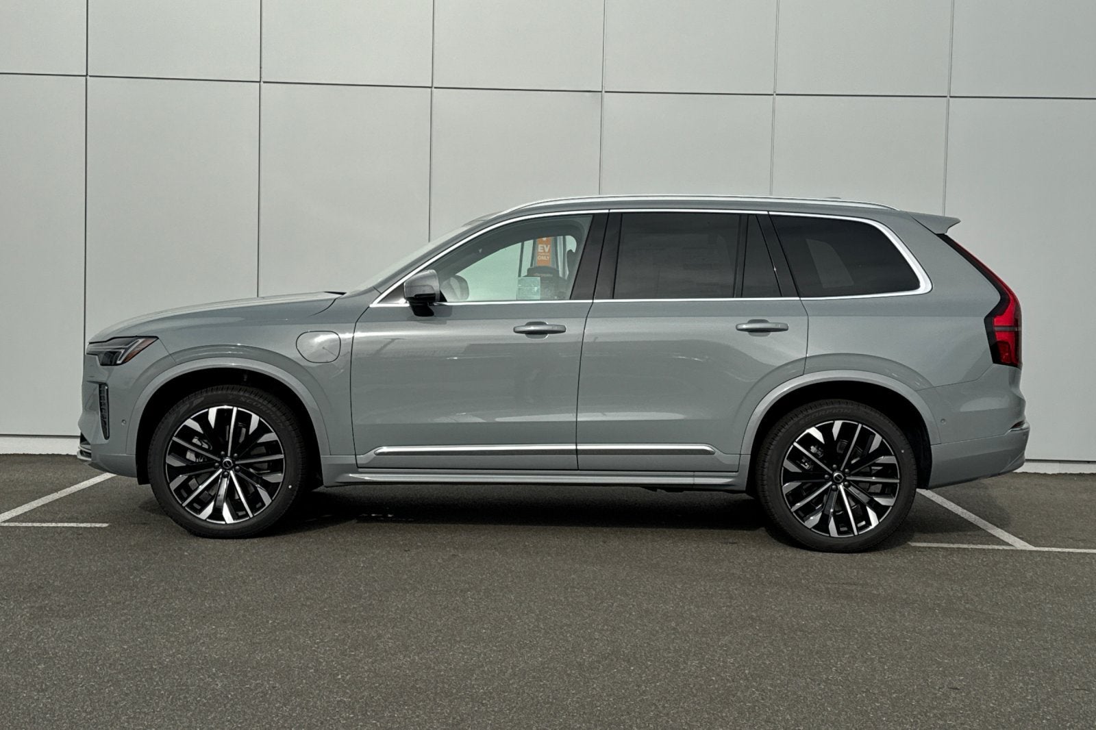 2026 Volvo XC90 Plug-In Hybrid T8 Plus 7 Passenger
