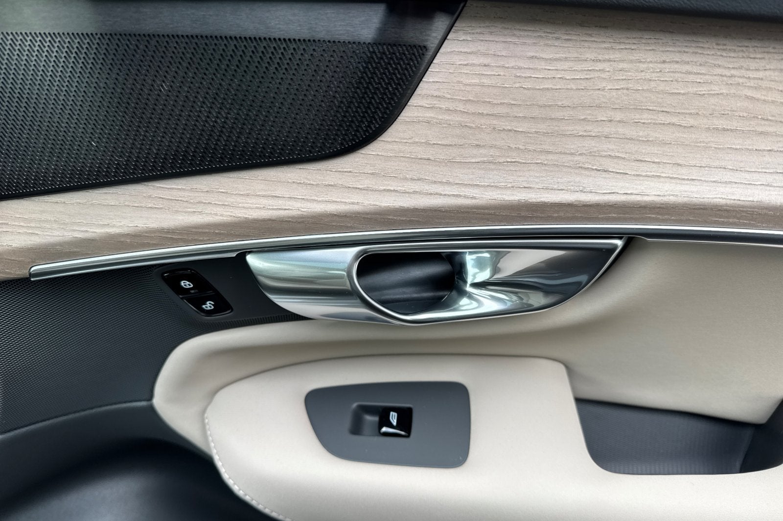 2026 Volvo XC90 Plug-In Hybrid T8 Plus 7 Passenger