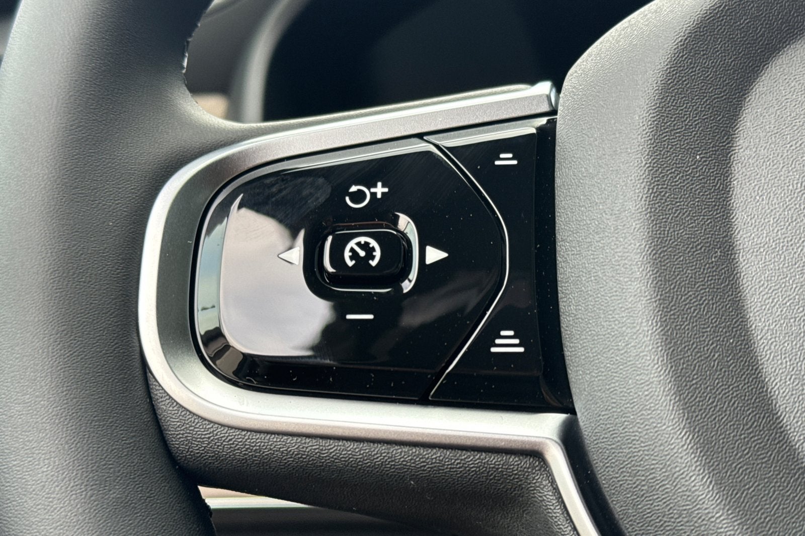 2026 Volvo XC90 Plug-In Hybrid T8 Plus 7 Passenger