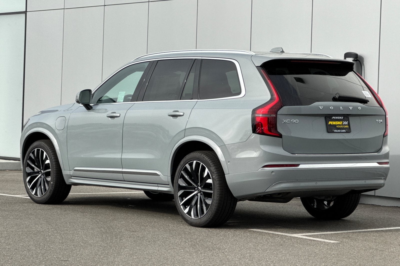 2026 Volvo XC90 Plug-In Hybrid T8 Plus 7 Passenger