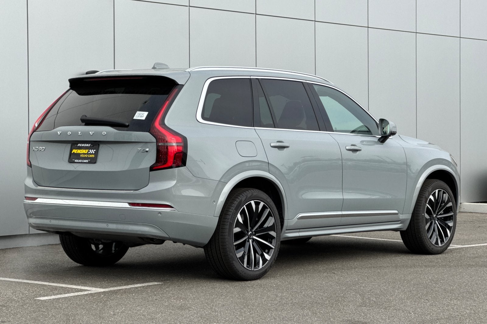 2026 Volvo XC90 Plug-In Hybrid T8 Plus 7 Passenger