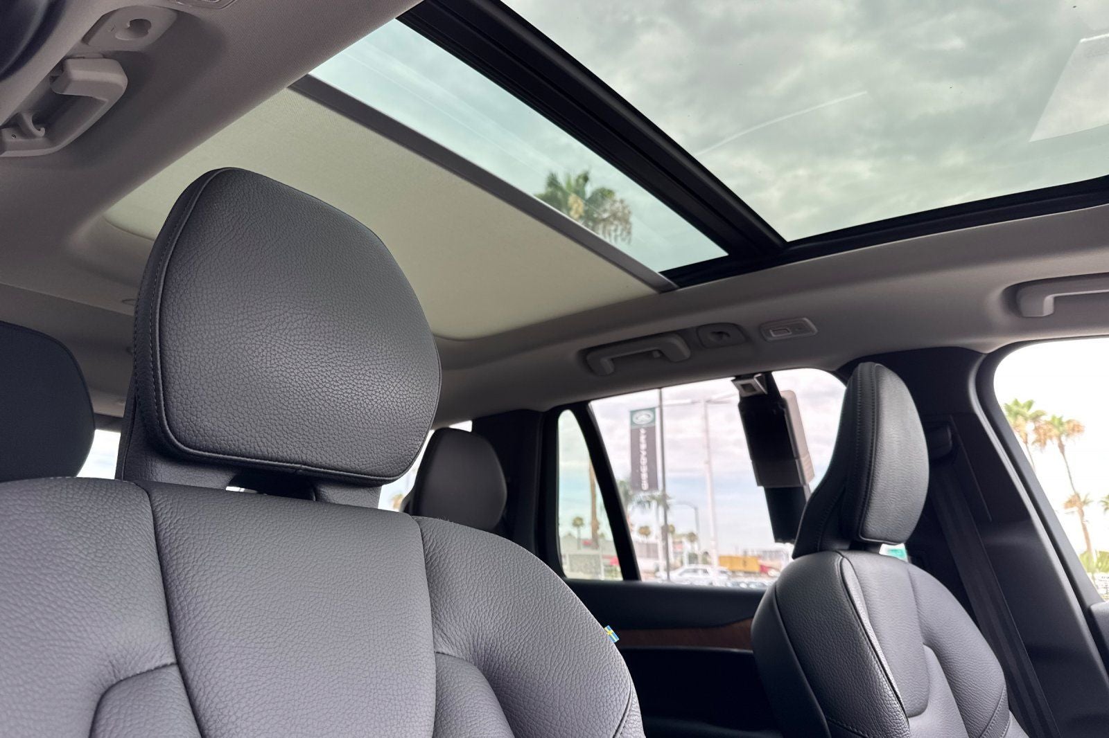 2025 Volvo XC90 Plug-In Hybrid T8 Plus 7 Passenger