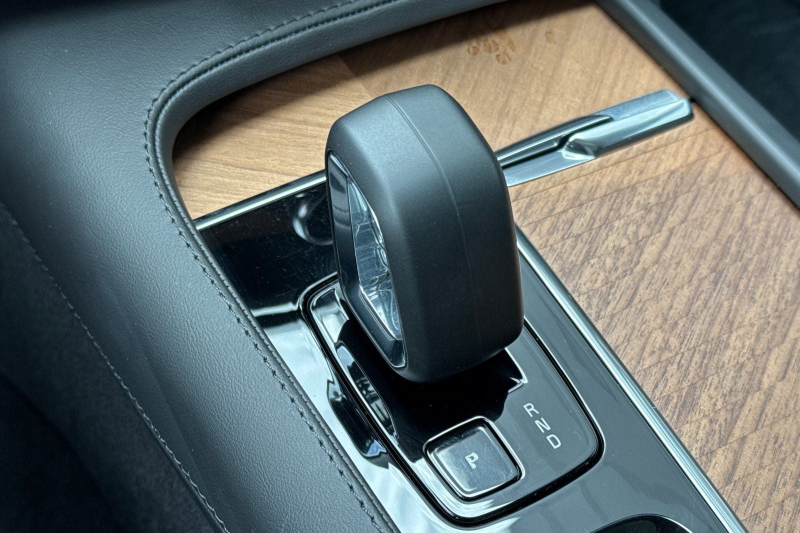 2025 Volvo XC90 Plug-In Hybrid T8 Plus 7 Passenger