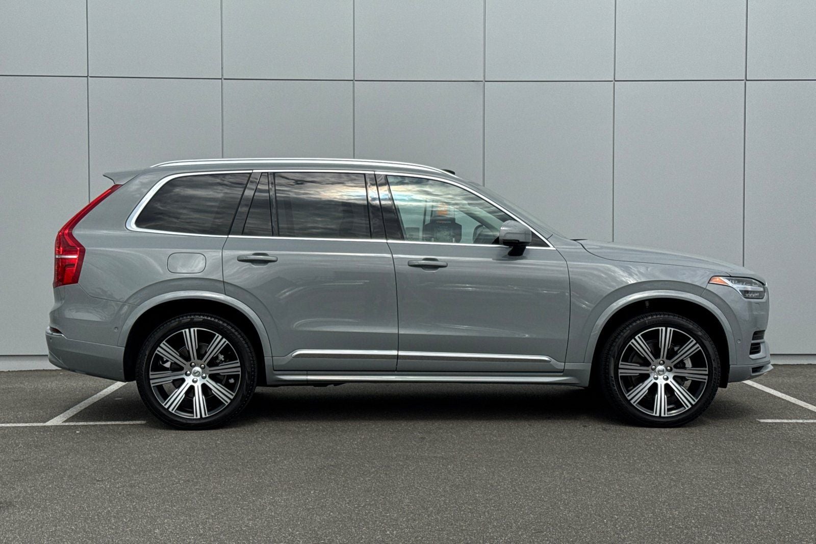 2025 Volvo XC90 Plug-In Hybrid T8 Plus 7 Passenger