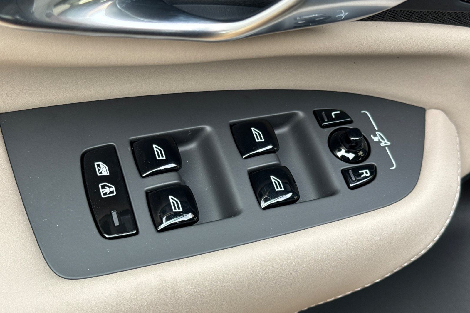 2026 Volvo XC90 Plug-In Hybrid T8 Plus 7 Passenger