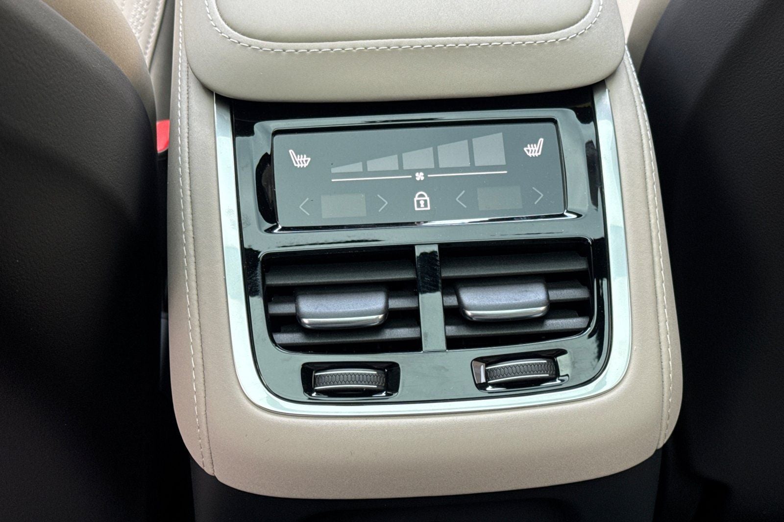 2026 Volvo XC90 Plug-In Hybrid T8 Plus 7 Passenger