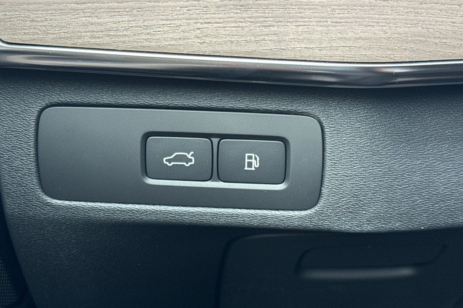 2026 Volvo XC90 Plug-In Hybrid T8 Plus 7 Passenger