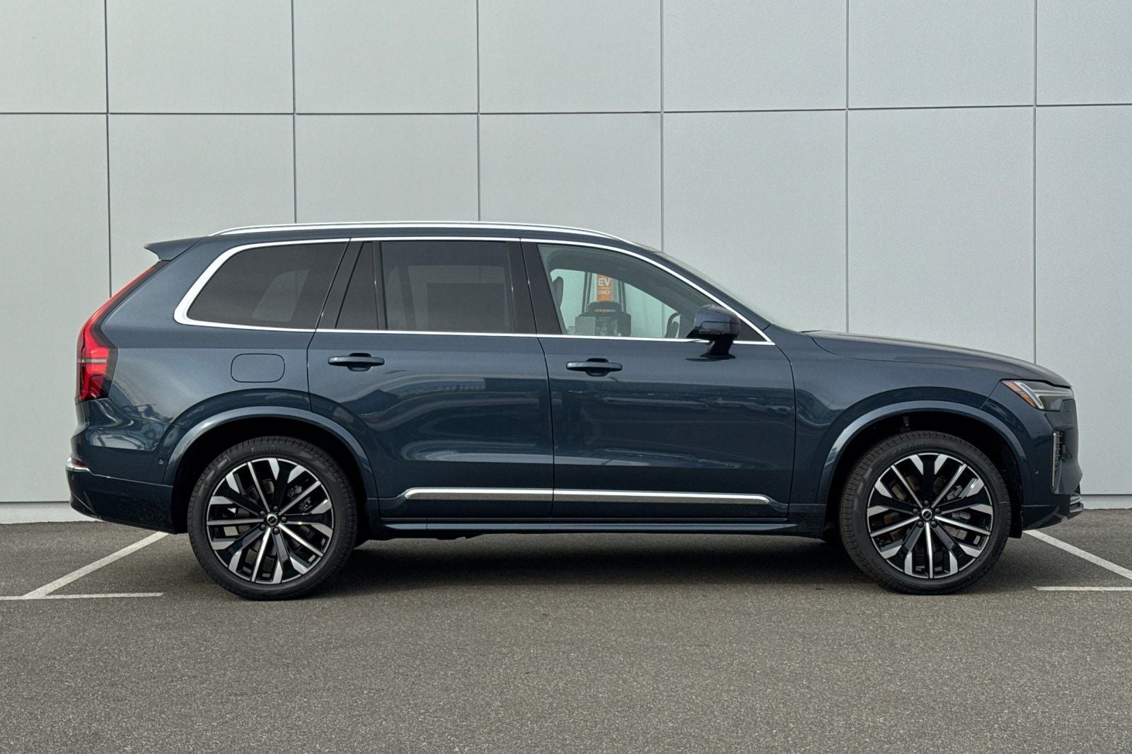 2026 Volvo XC90 Plug-In Hybrid T8 Plus 7 Passenger