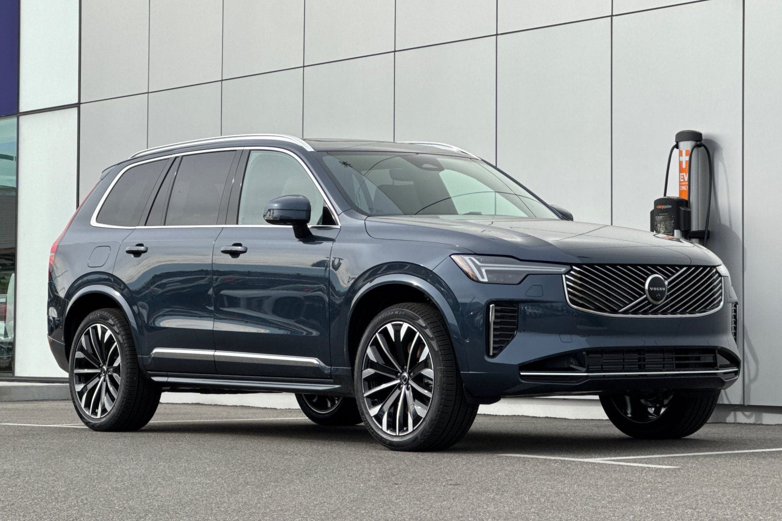 2026 Volvo XC90 Plug-In Hybrid T8 Plus 7 Passenger