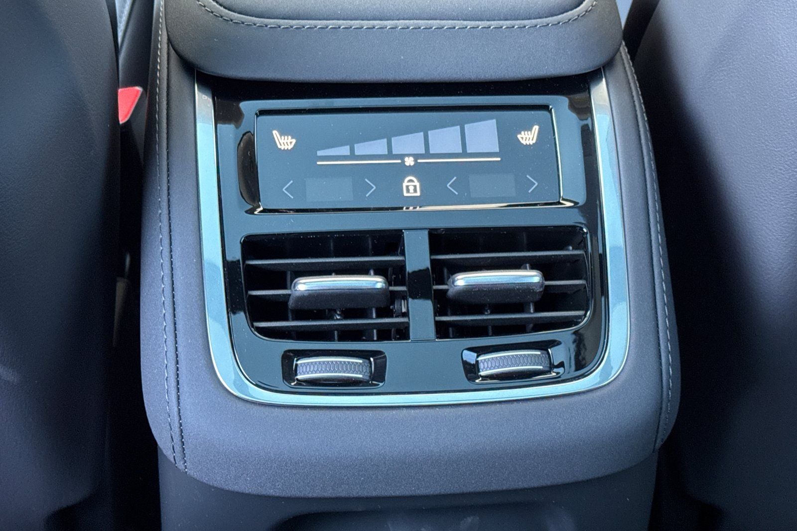 2026 Volvo XC90 Plug-In Hybrid T8 Plus 7 Passenger