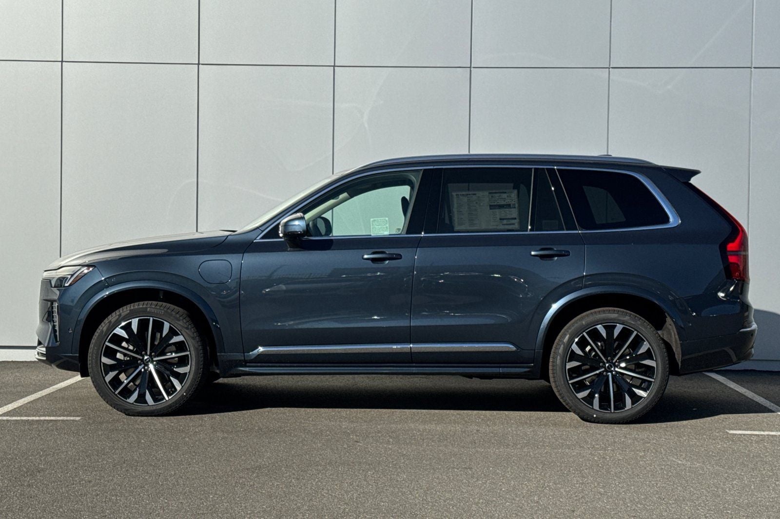 2026 Volvo XC90 Plug-In Hybrid T8 Plus 7 Passenger