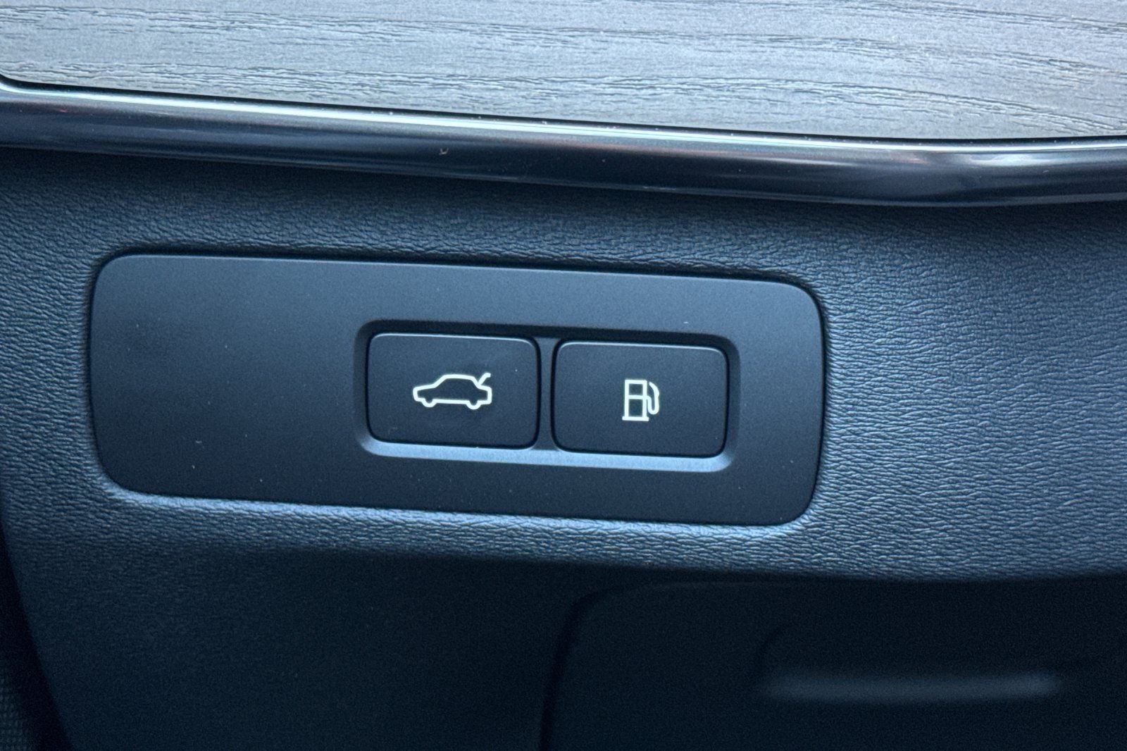 2026 Volvo XC90 Plug-In Hybrid T8 Plus 7 Passenger