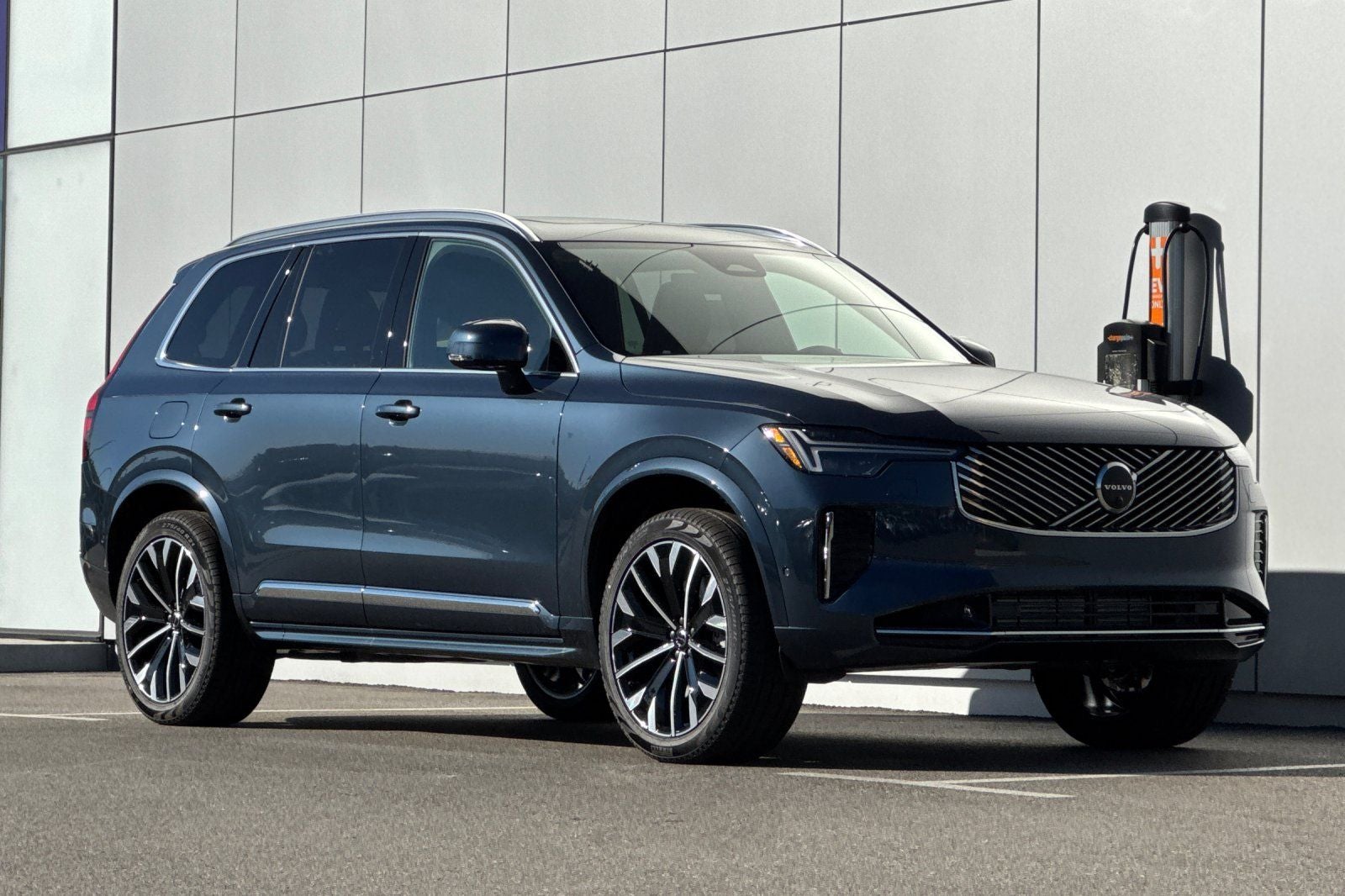 2026 Volvo XC90 Plug-In Hybrid T8 Plus 7 Passenger