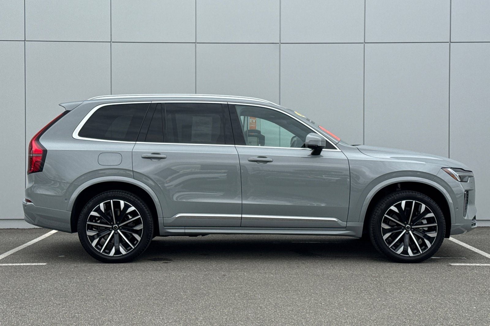 2026 Volvo XC90 Plug-In Hybrid T8 Plus 7 Passenger