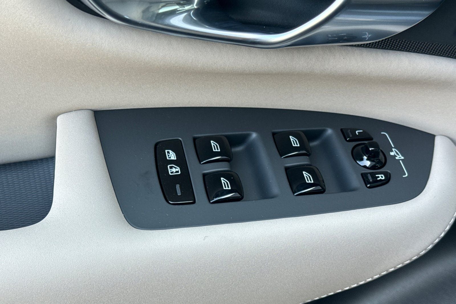 2026 Volvo XC90 Plug-In Hybrid T8 Plus 7 Passenger
