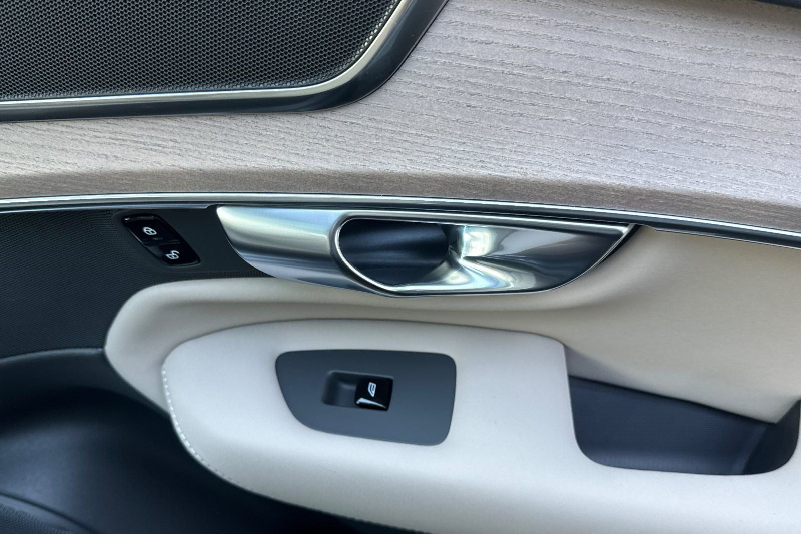 2026 Volvo XC90 Plug-In Hybrid T8 Plus 7 Passenger