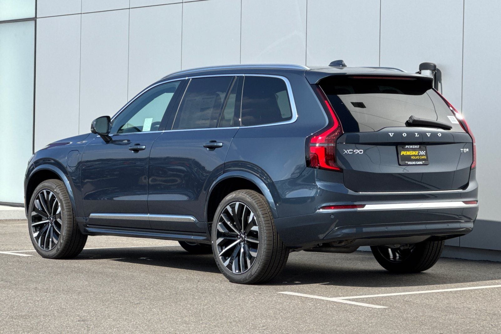 2026 Volvo XC90 Plug-In Hybrid T8 Plus 7 Passenger