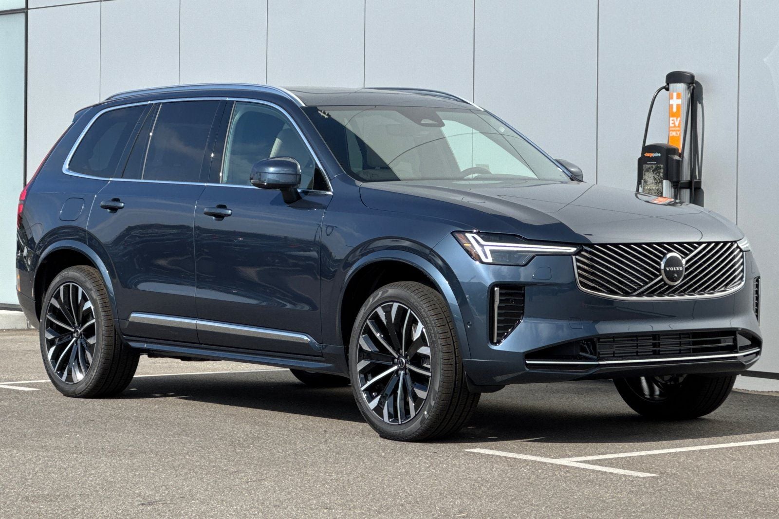 2026 Volvo XC90 Plug-In Hybrid T8 Plus 7 Passenger