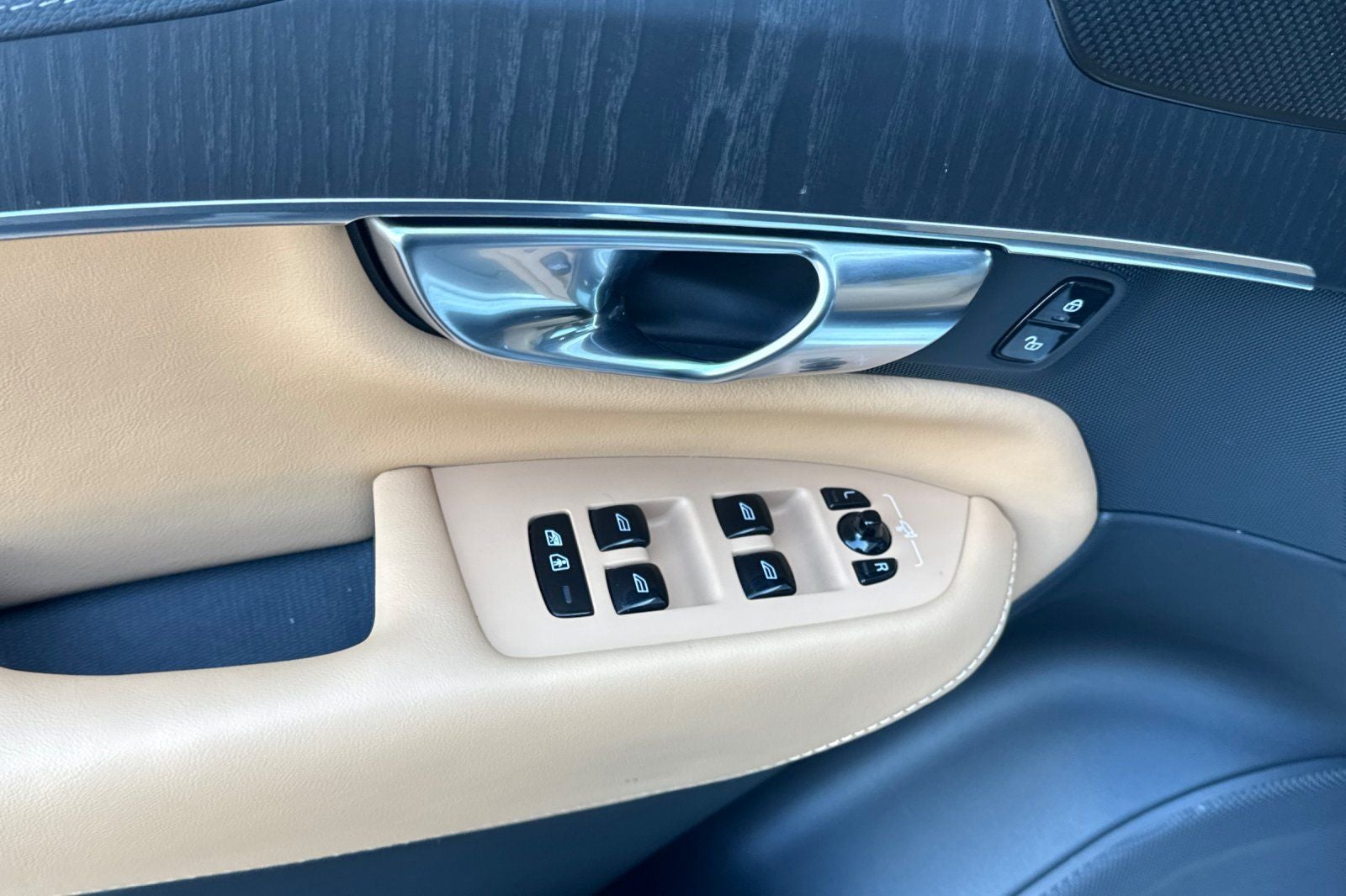 2025 Volvo XC90 Plug-In Hybrid T8 Ultra 7 Passenger