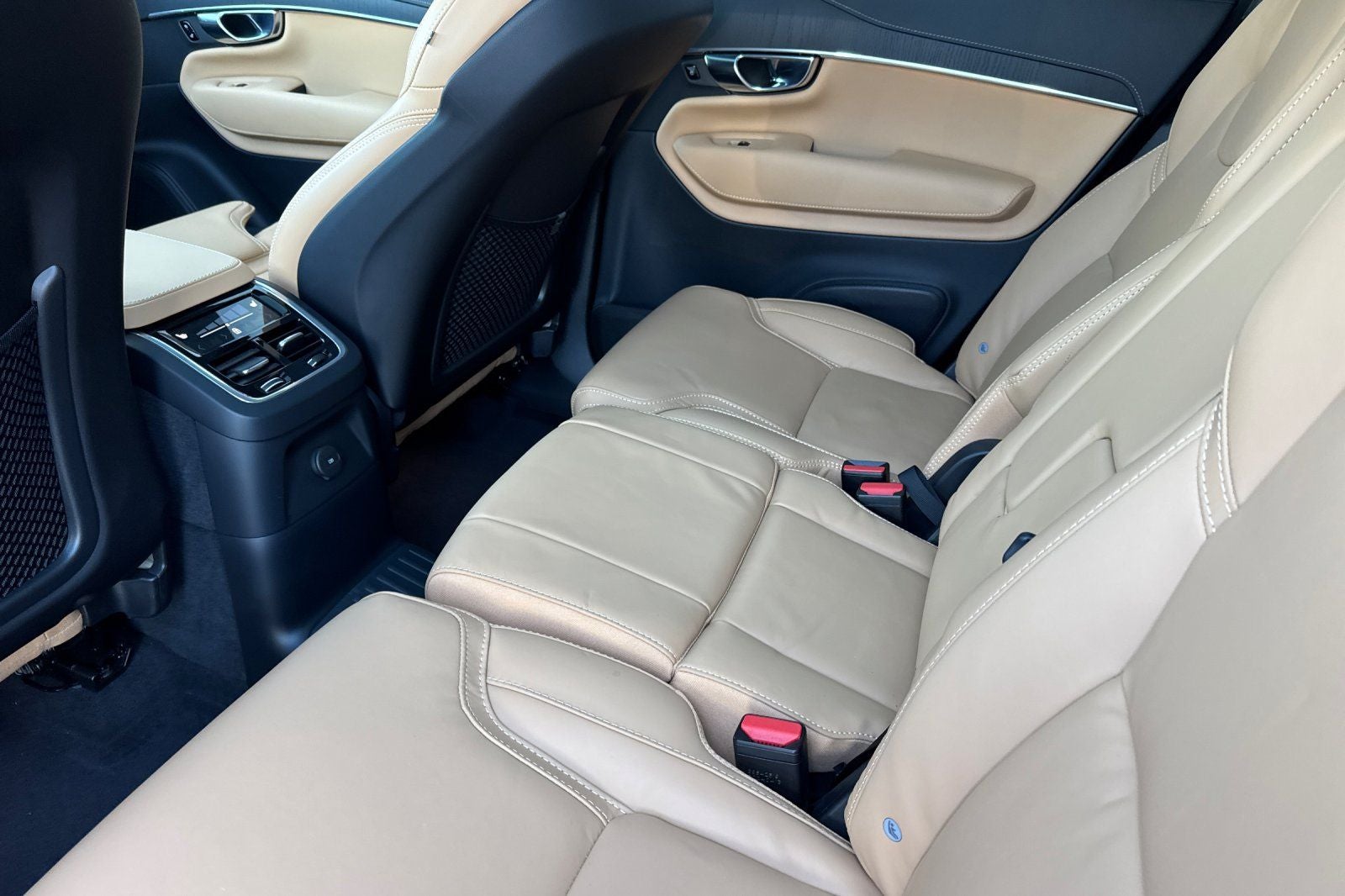 2025 Volvo XC90 Plug-In Hybrid T8 Ultra 7 Passenger