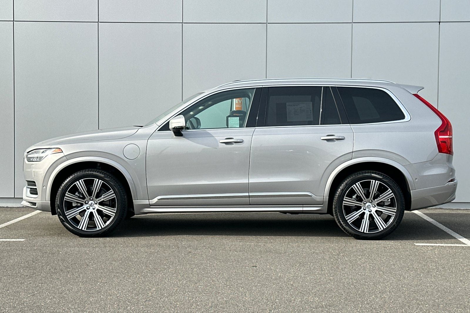 2025 Volvo XC90 Plug-In Hybrid T8 Ultra 7 Passenger