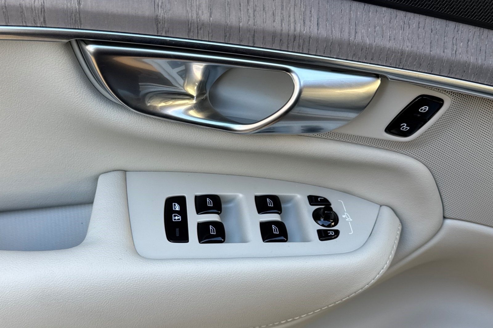 2026 Volvo XC90 Plug-In Hybrid T8 Ultra 7 Passenger