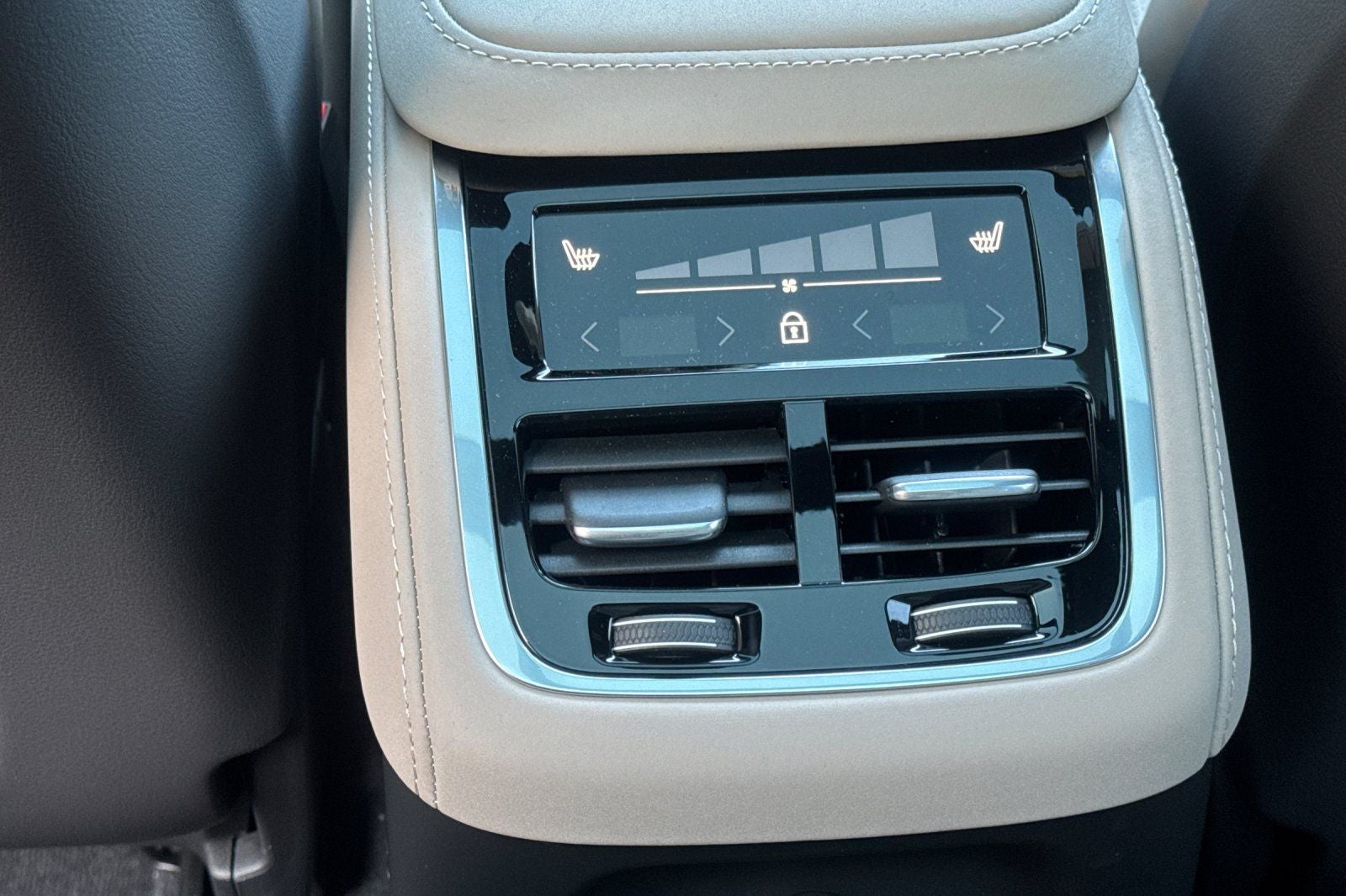 2026 Volvo XC90 Plug-In Hybrid T8 Ultra 7 Passenger