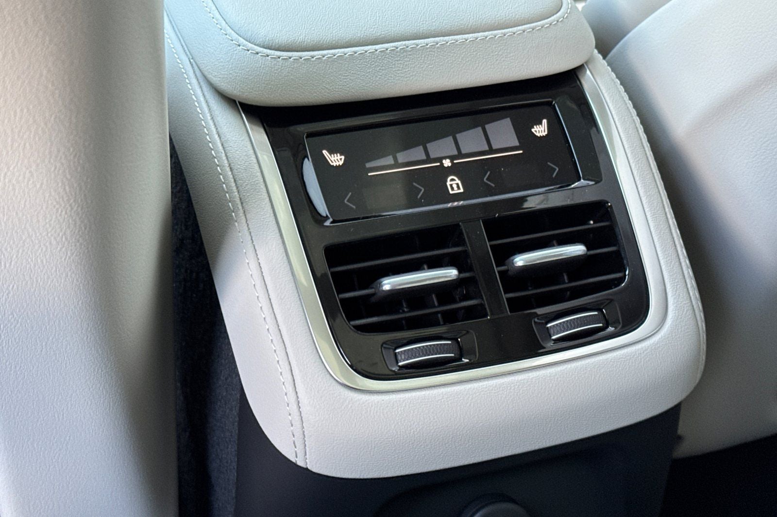 2026 Volvo XC90 Plug-In Hybrid T8 Ultra 7 Passenger