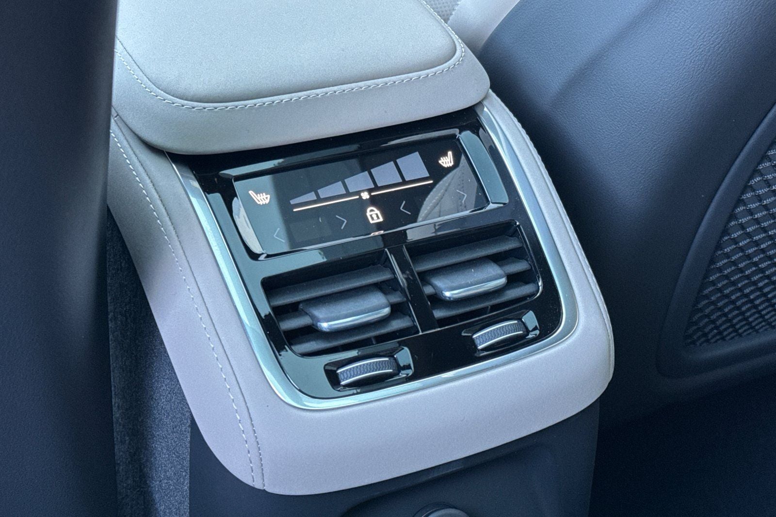 2026 Volvo XC90 Plug-In Hybrid T8 Ultra 7 Passenger