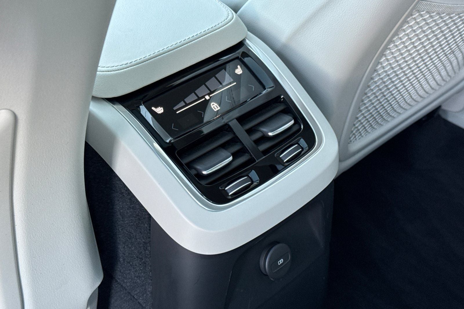 2025 Volvo XC90 Plug-In Hybrid T8 Ultra 7 Passenger