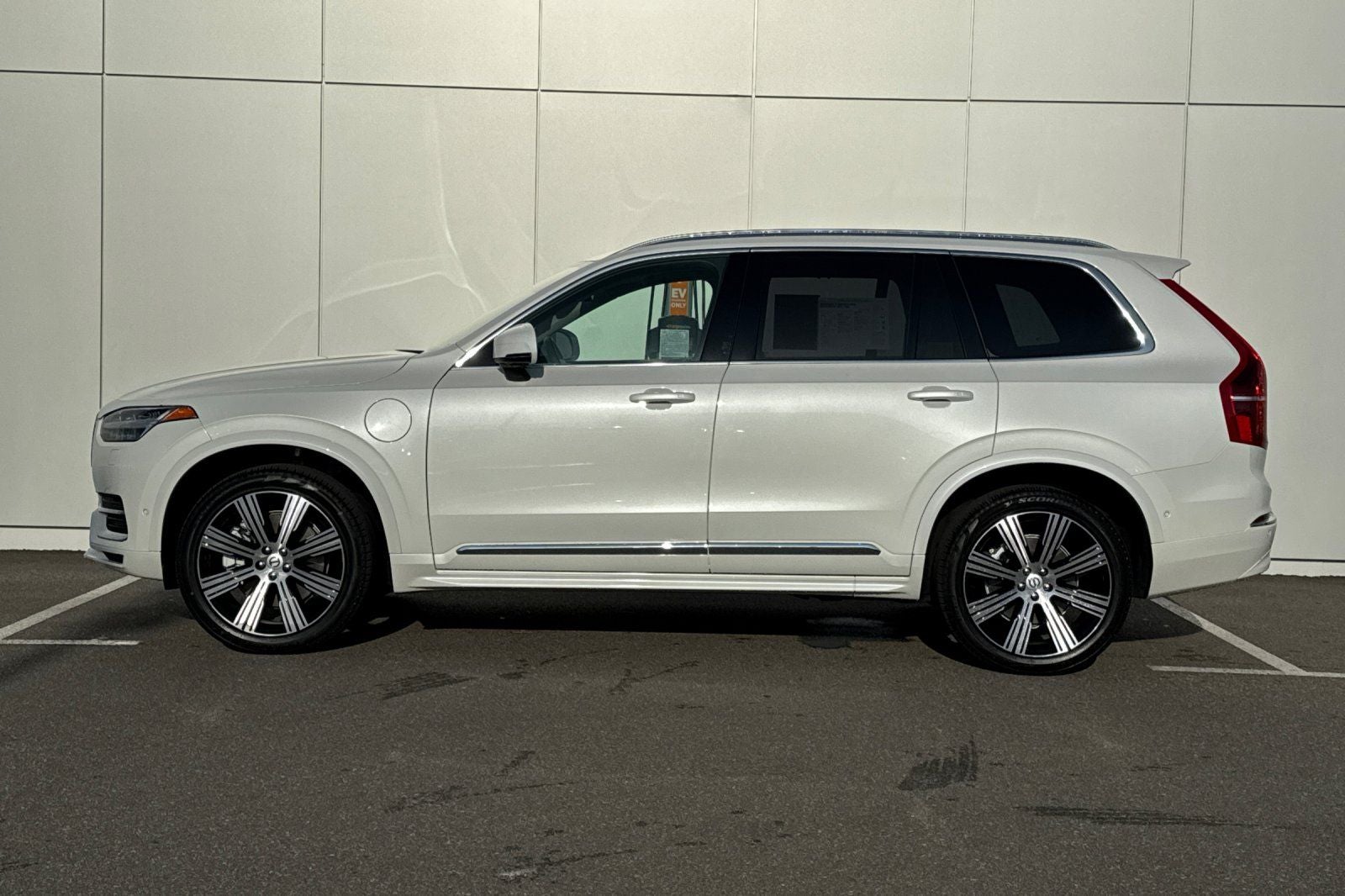 2025 Volvo XC90 Plug-In Hybrid T8 Ultra 7 Passenger