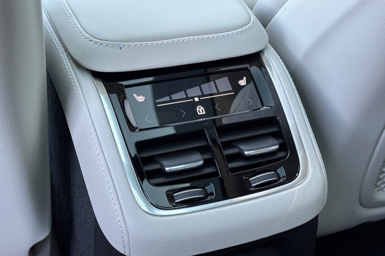 2026 Volvo XC90 Plug-In Hybrid T8 Ultra 7 Passenger