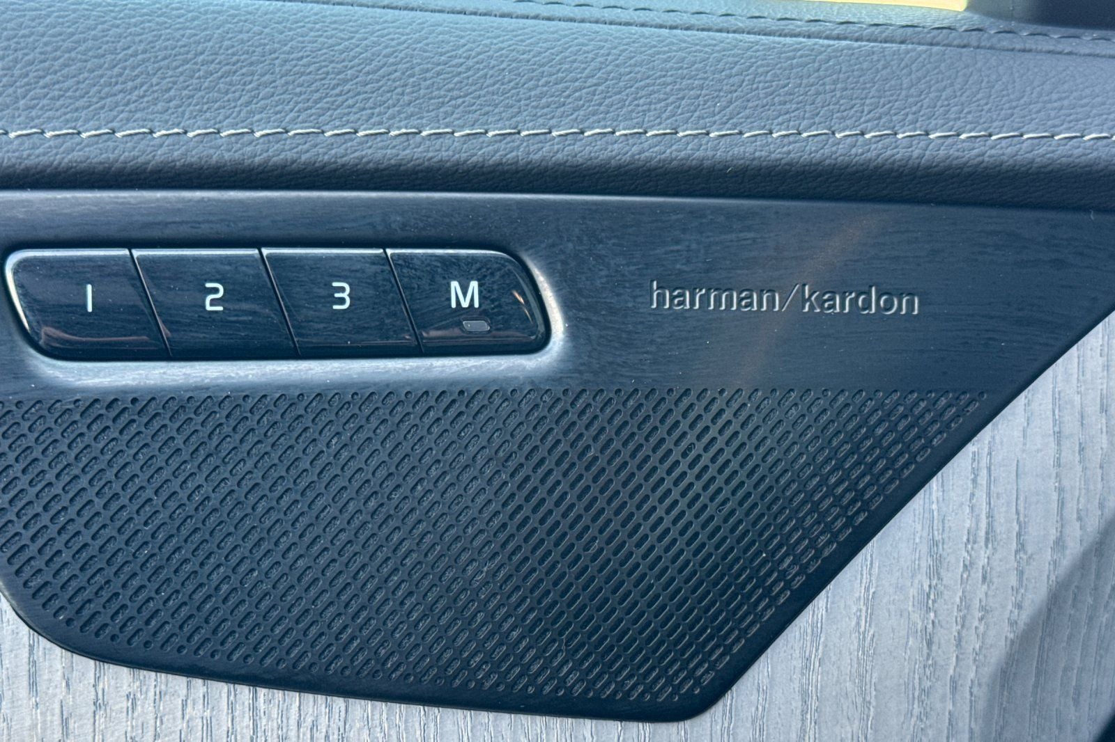 2025 Volvo XC90 Plug-In Hybrid T8 Ultra 7 Passenger
