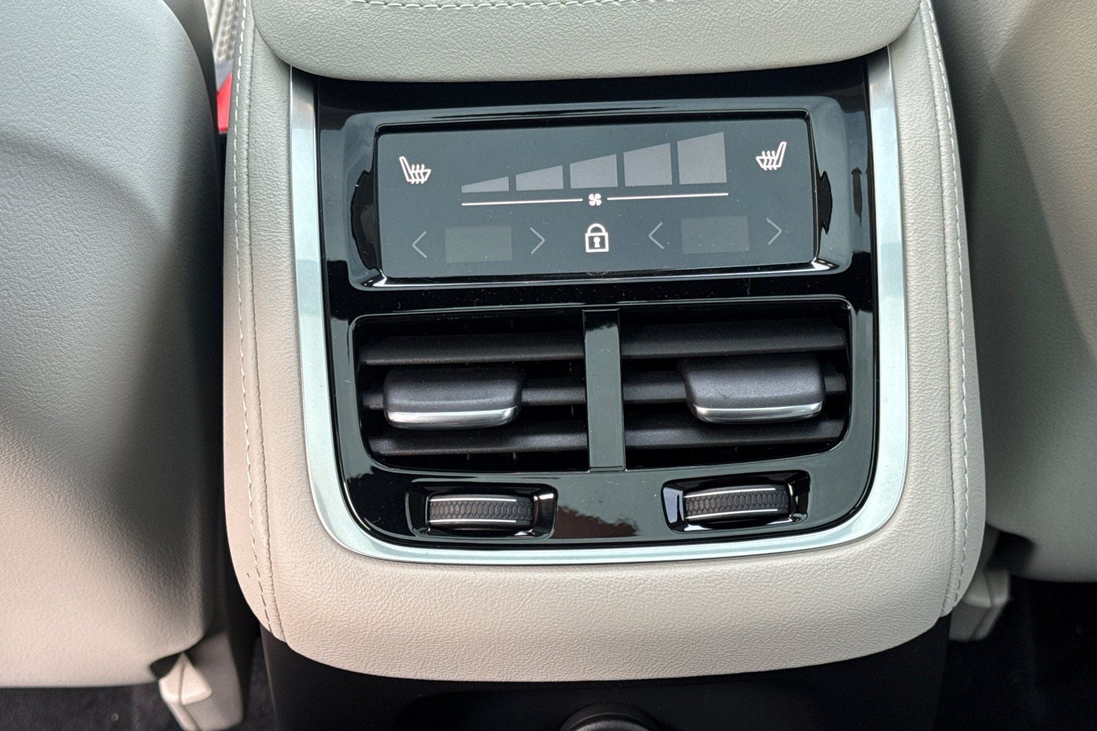 2026 Volvo XC90 Plug-In Hybrid T8 Ultra 7 Passenger