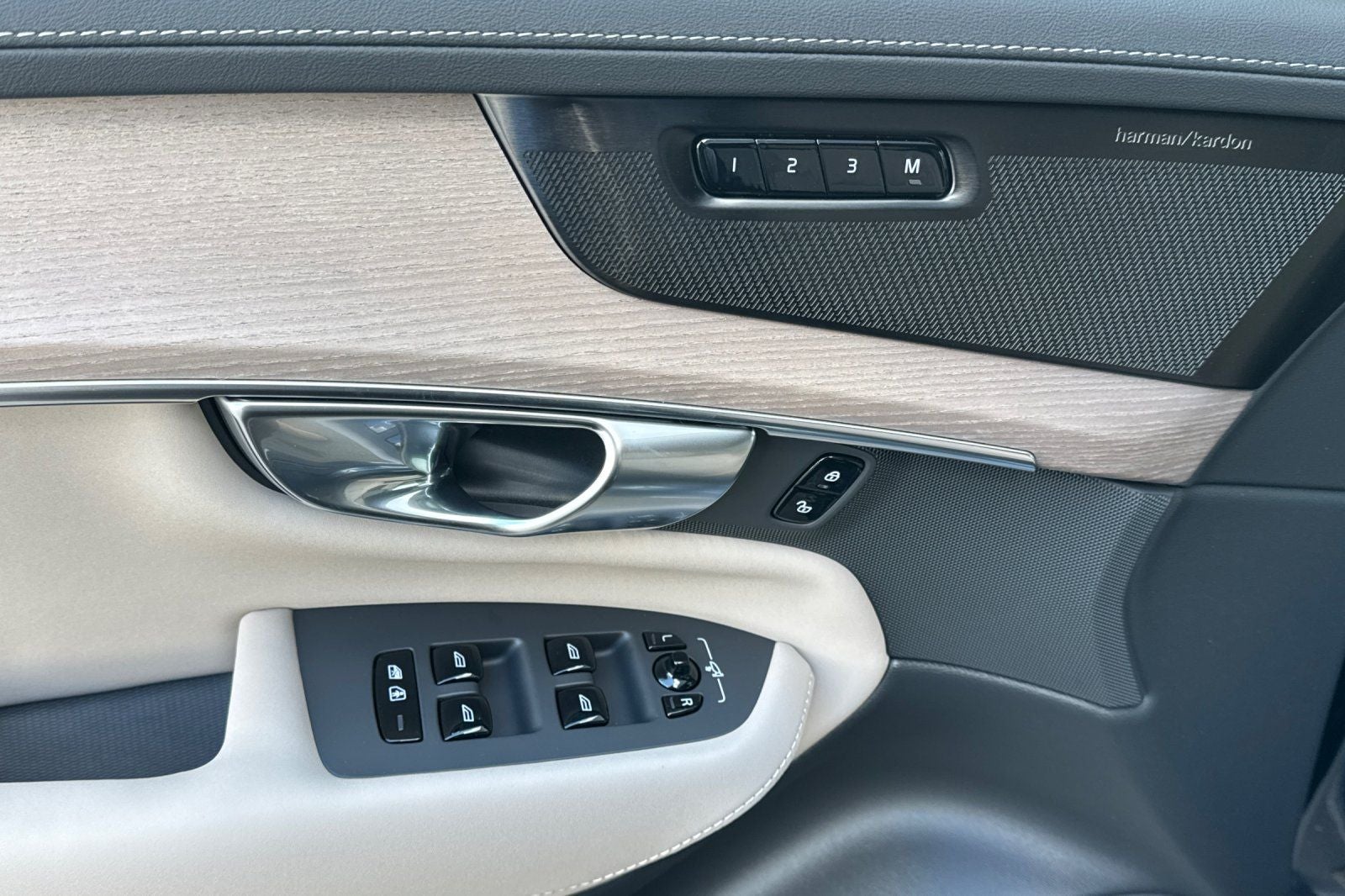 2026 Volvo XC90 Plug-In Hybrid T8 Ultra 7 Passenger