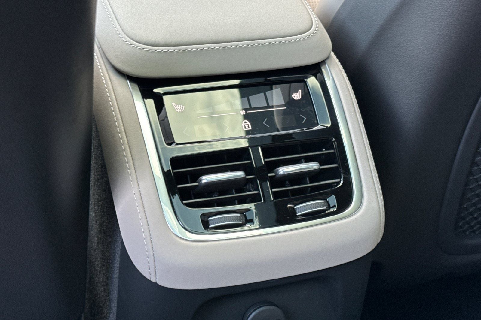 2026 Volvo XC90 Plug-In Hybrid T8 Ultra 7 Passenger