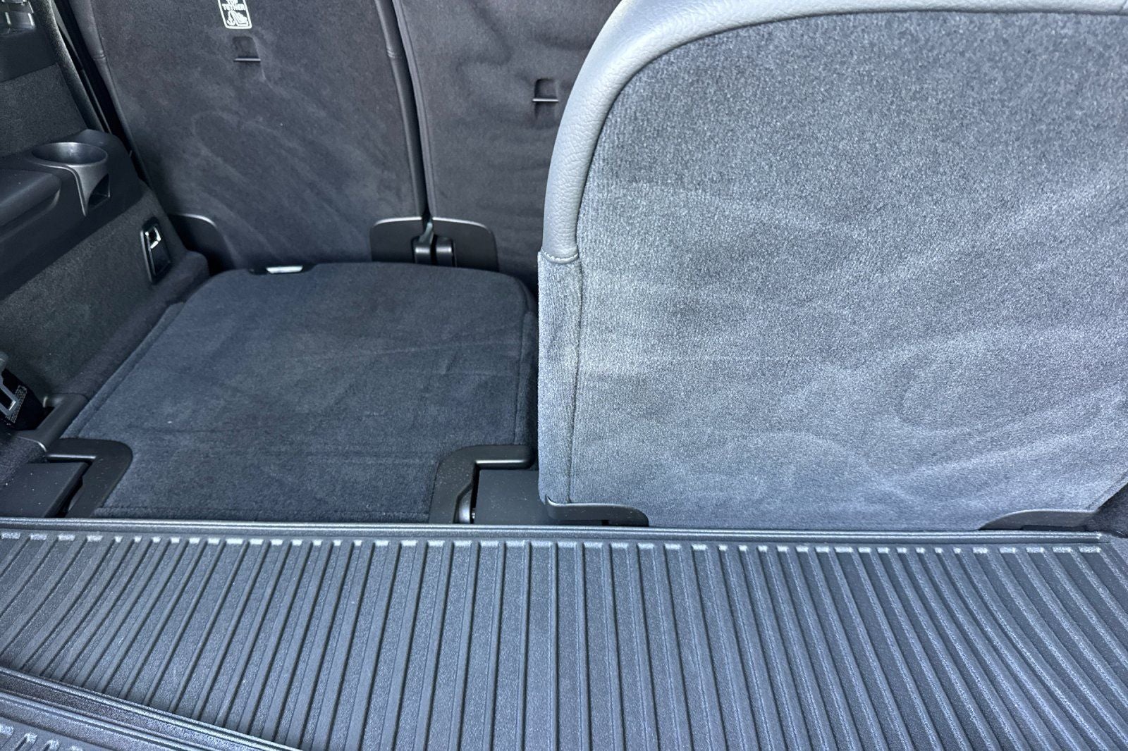 2025 Volvo XC90 Plug-In Hybrid T8 Core 7 Passenger