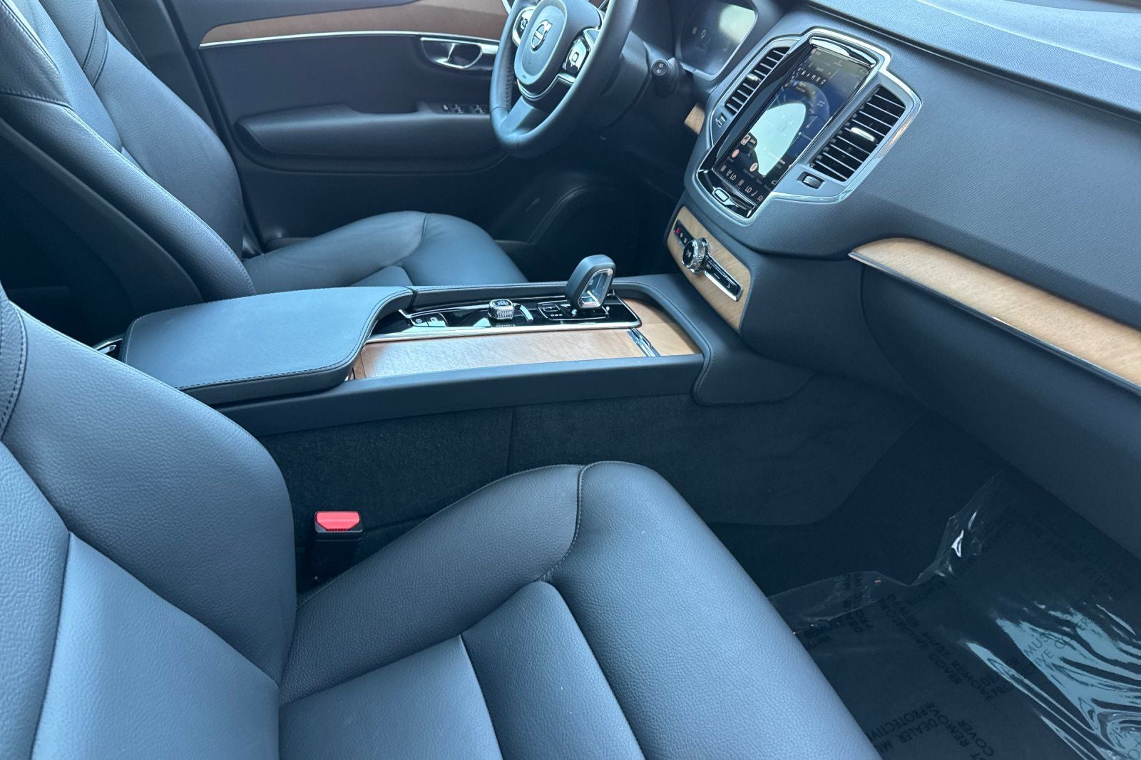 2025 Volvo XC90 Plug-In Hybrid T8 Core 7 Passenger