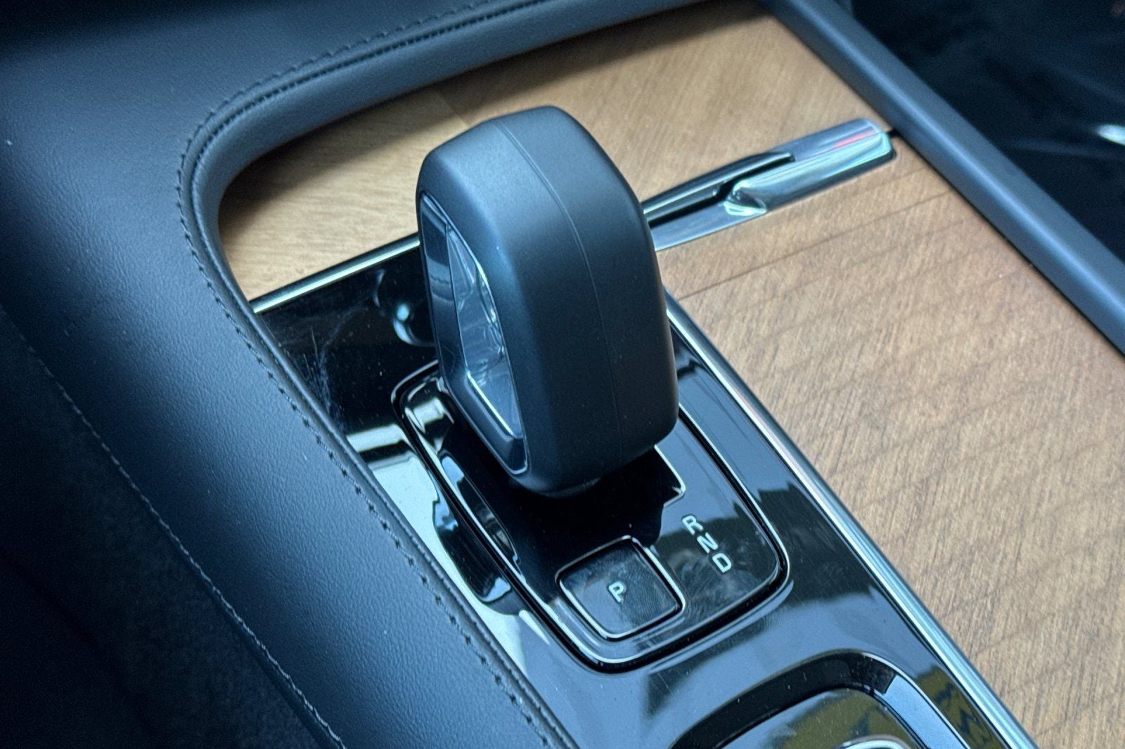 2025 Volvo XC90 Plug-In Hybrid T8 Core 7 Passenger