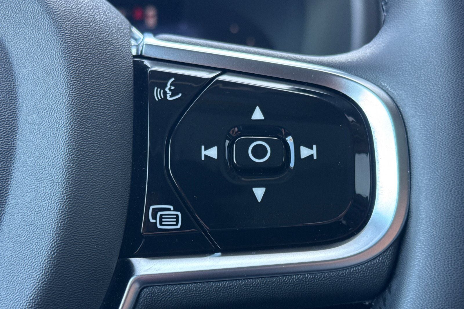 2025 Volvo XC90 Plug-In Hybrid T8 Core 7 Passenger