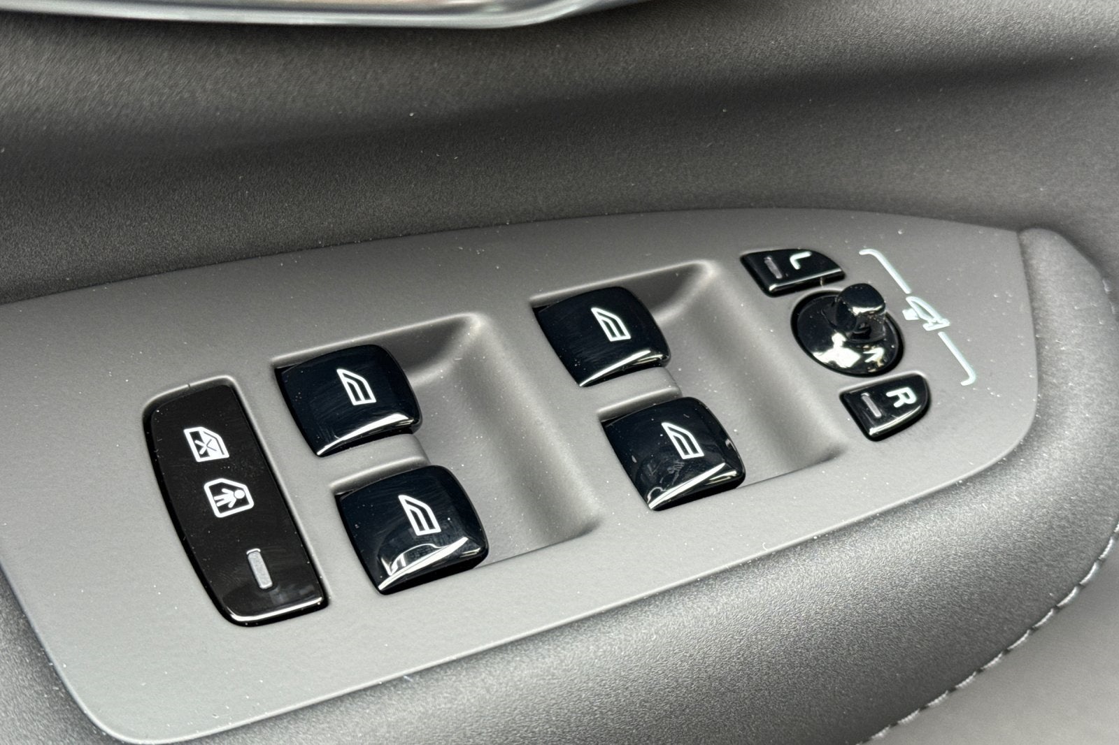 2026 Volvo XC90 Plug-In Hybrid T8 Ultra