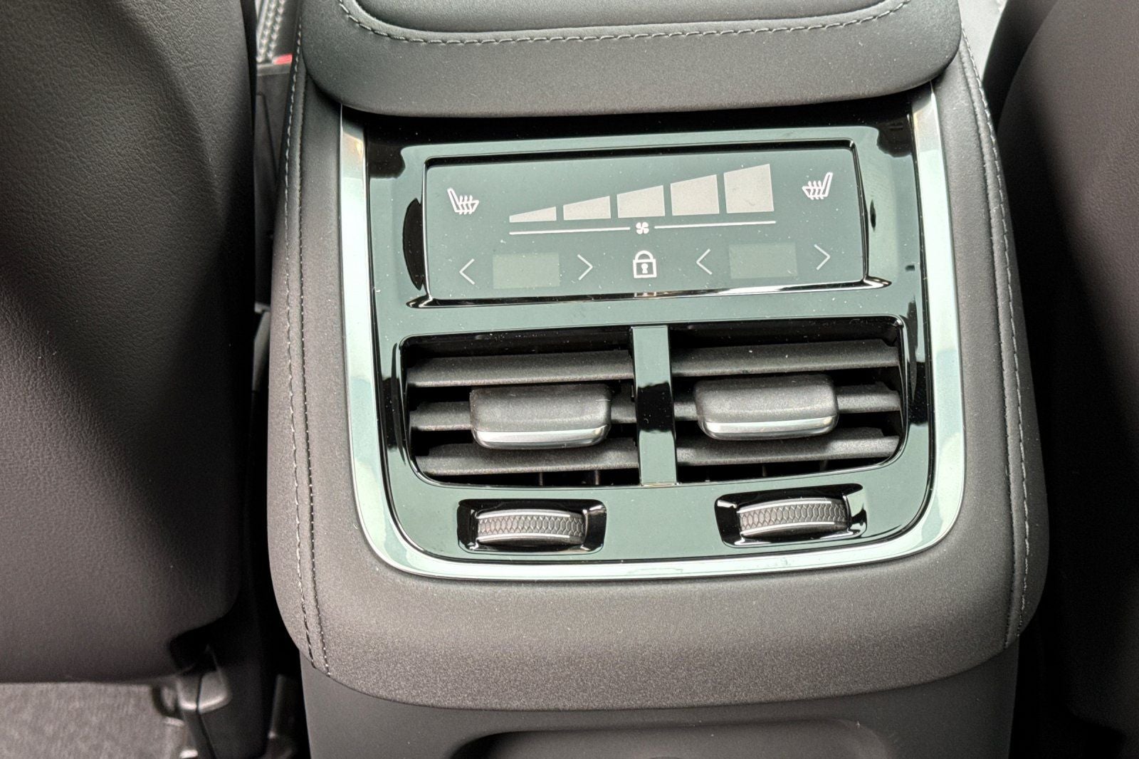 2026 Volvo XC90 Plug-In Hybrid T8 Ultra